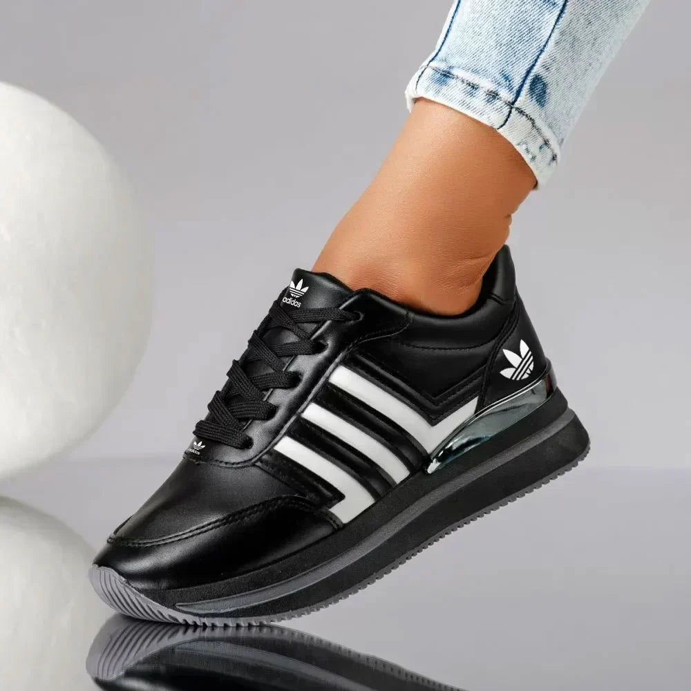 Adidas - Wasserdichte Turnschuhe 2025